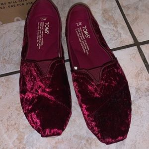 Toms slip ons